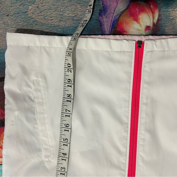 Girl's Youth Size Medium White Hooded Under Armour Jacket - Picture 8 of 8